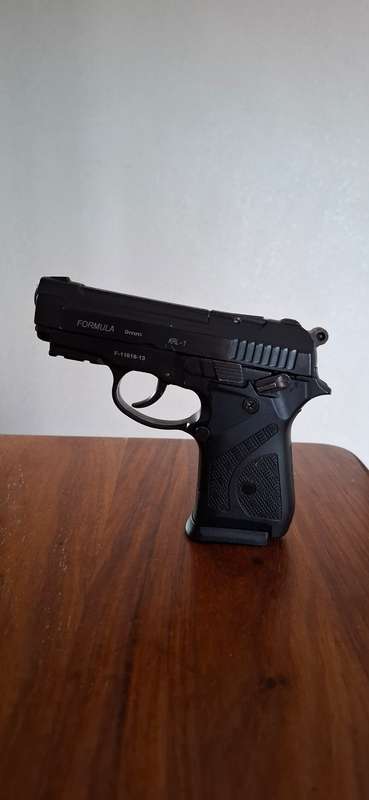  DEFEND YOURSELF WITH CONFIDENCE  9mm Pepper Bullet Blank Gun
