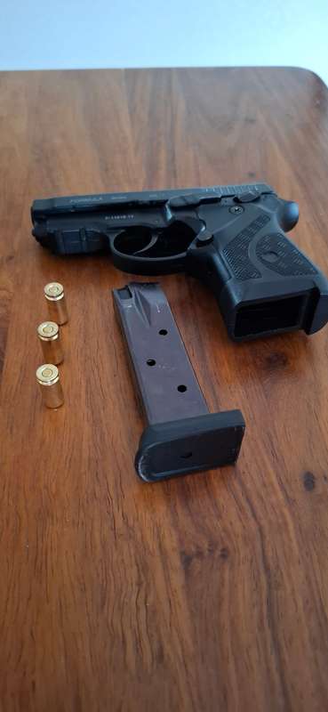  DEFEND YOURSELF WITH CONFIDENCE  9mm Pepper Bullet Blank Gun