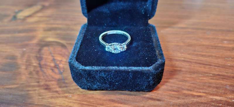 9 Carat Natural Diamonds Engagement ring - Trinity