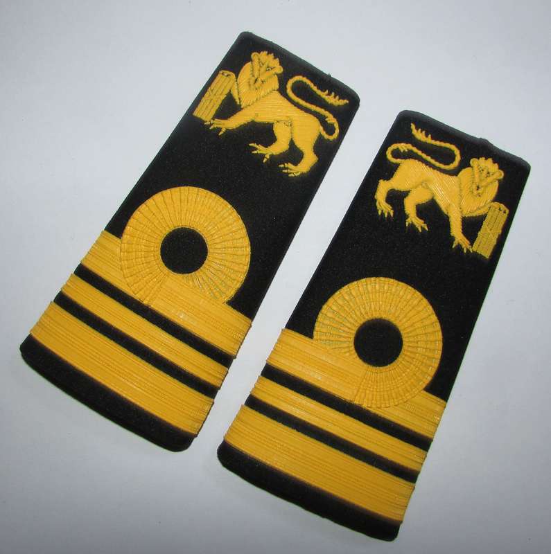 SADF - Navy Lieutenant-Commander Slip on Ranks