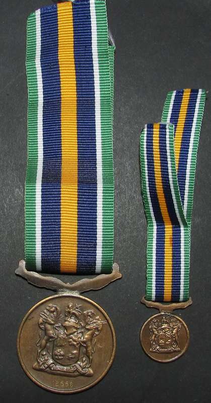SADF - Full Size Plus Miniature De Wet Medals