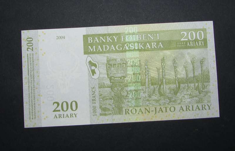 MADAGASCAR 200 ARIARY Banknote