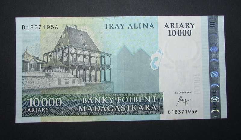MADAGASCAR 10000 Ariary Banknote