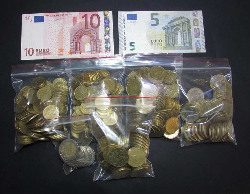 Collection of Euro Coins and Banknotes - 124 Euros in Total