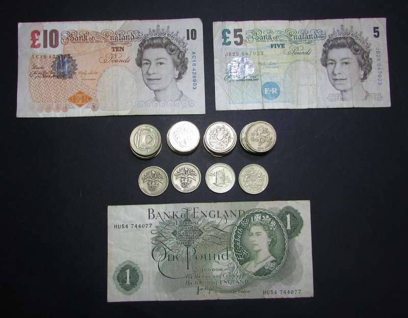 Collection of British Pound Coins and Banknotes - 40 Pounds in Total