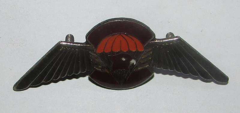 Homelands - Bophuthatswana Defence Force Parachute Battalion Cap Badge