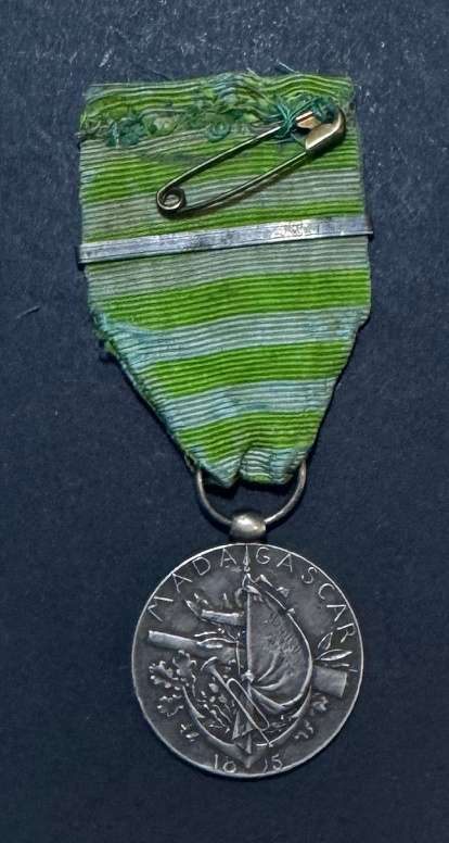 France - 2ND Madagascar Campaign Medal with 1895 Clasp