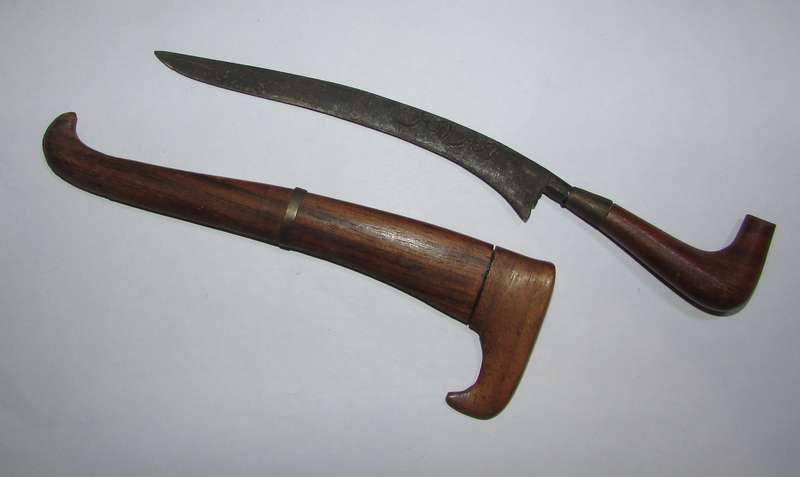 Small Vintage Knife with Sheath ( Only 15 CM in Length )