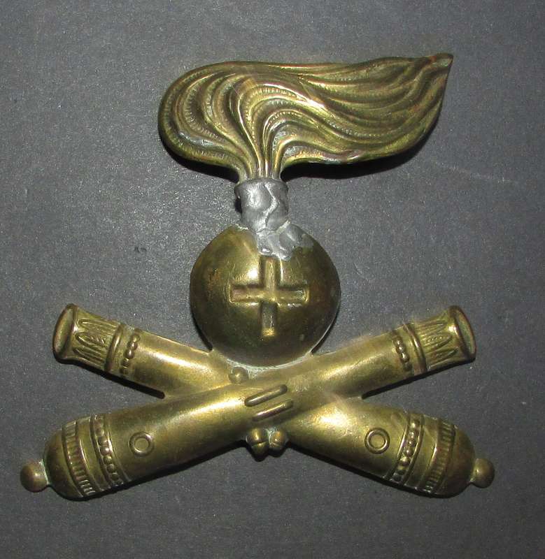 International - Italian Army Medium Artillery Cap Badge