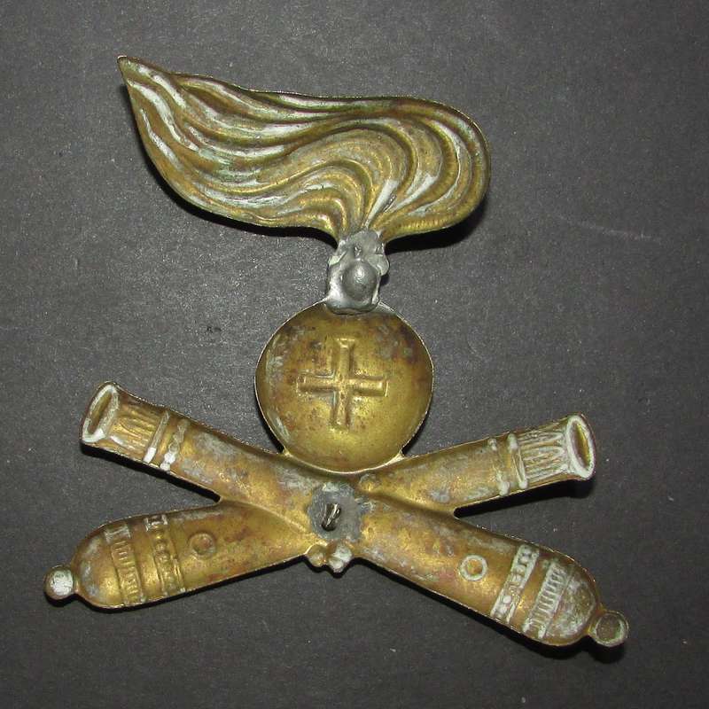 International - Italian Army Medium Artillery Cap Badge