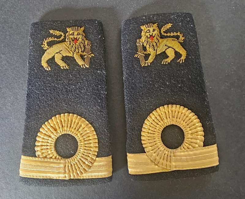SADF - Navy Sub-Lieutenant Epauletter Pair