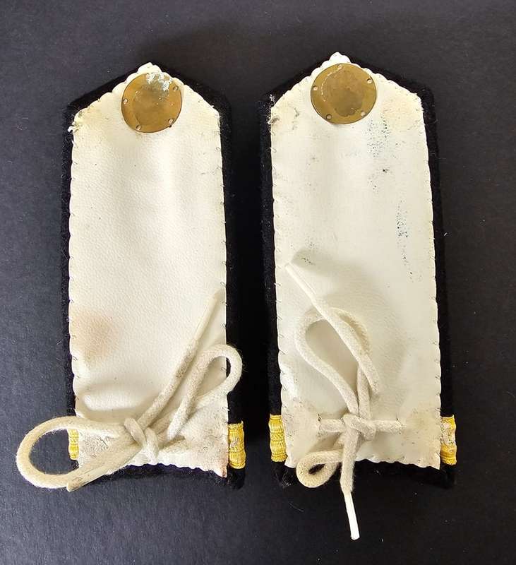 SADF - Navy Sub-Lieutenant Epauletter Pair