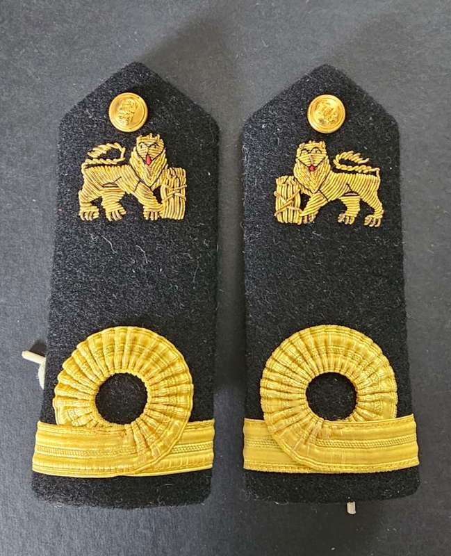 SADF - Navy Sub-Lieutenant Epauletter Pair