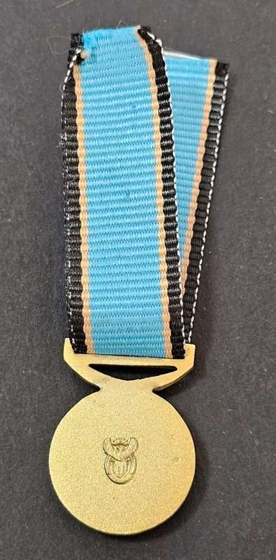 SADF/SANDF Intelligence Services Medal - Star of Honour Gold - Miniature