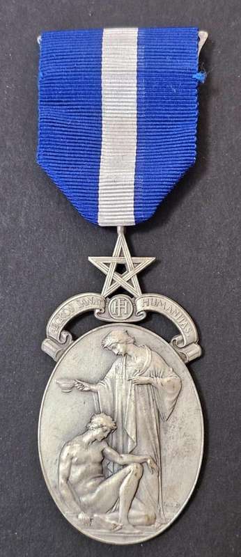 Sterling Silver Masonic Medal in Original Case ( 40 Grams )