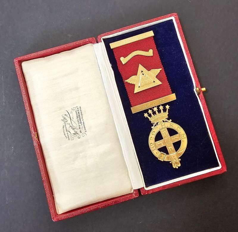 Masonic Jewel in Original Case