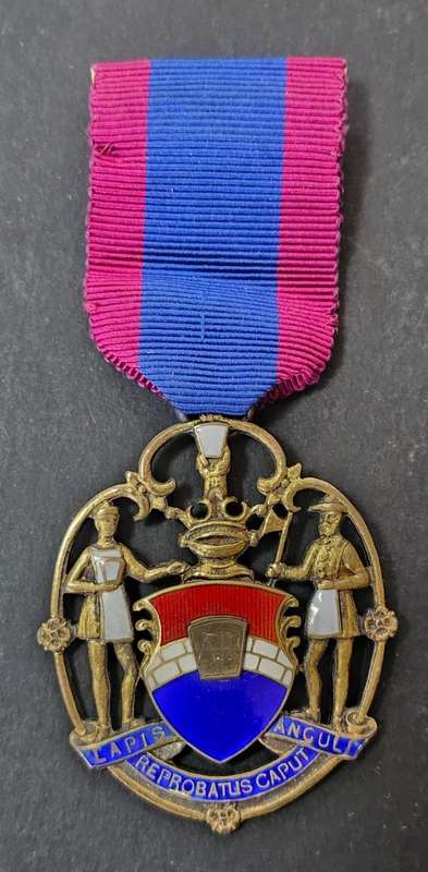Sterling Silver Masonic Jewel in Original Case ( 31 Grams )