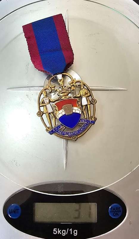 Sterling Silver Masonic Jewel in Original Case ( 31 Grams )
