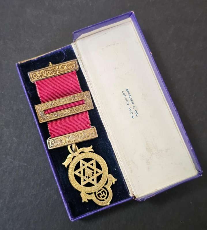 Sterling Silver Masonic Jewel in Original Case ( 17 Grams )