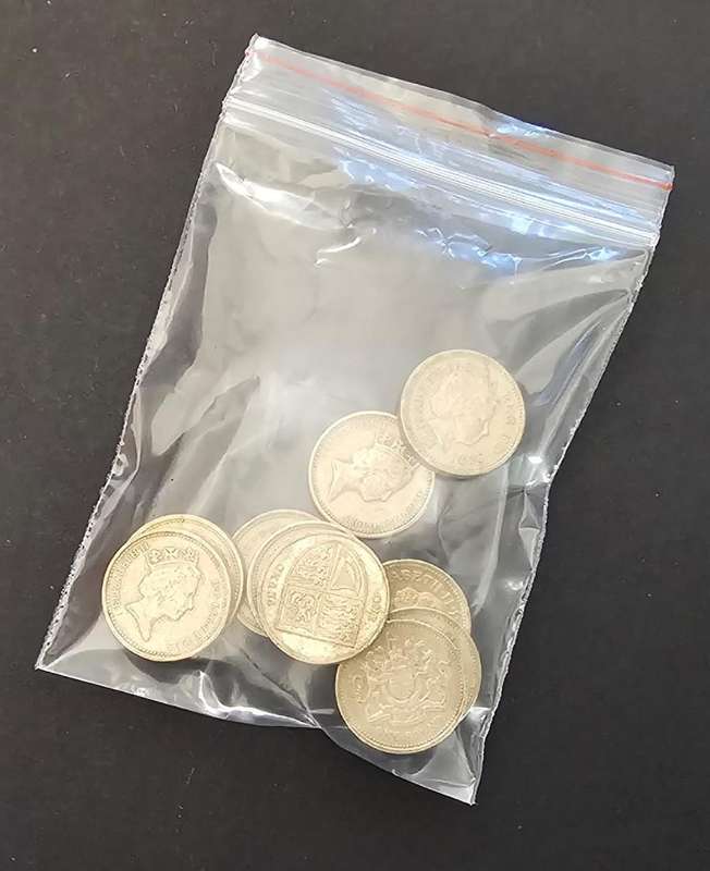 Collection of 10 British 1 Pound Coins