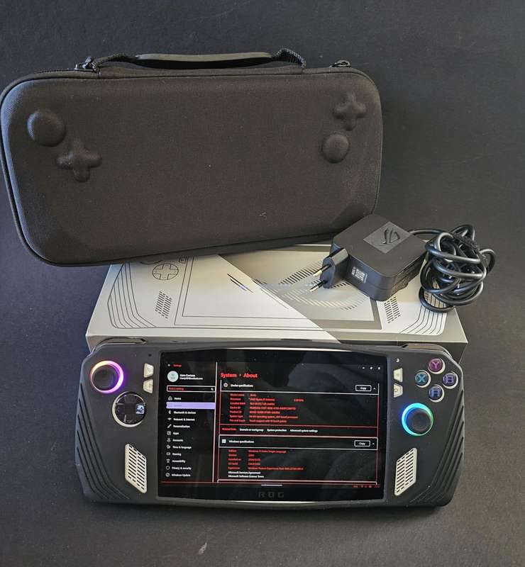 Rog Ally Console ( Hardly Used - Bought in December )