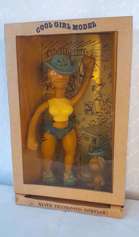 Cool Girl Model "Never Destroyed Forever!" RARE Urban Vinyl Red World Toy 2003