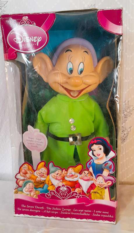 Rare Snow White Dopey figurine/doll