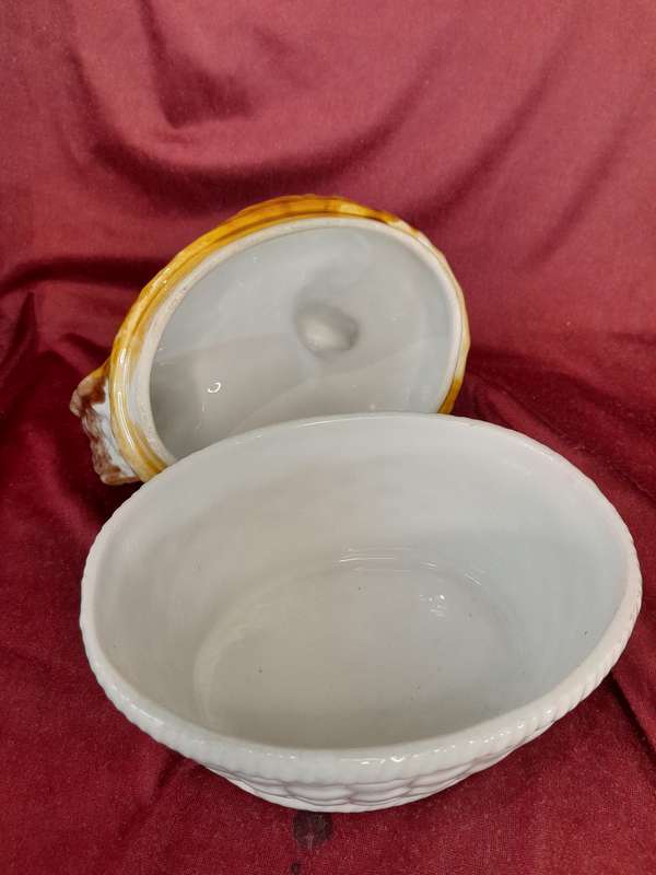 Vintage 1980s Belo Portugal Ceramic Hen