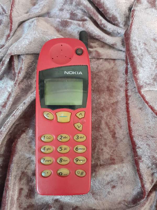 Retro Nokia 5110 phone