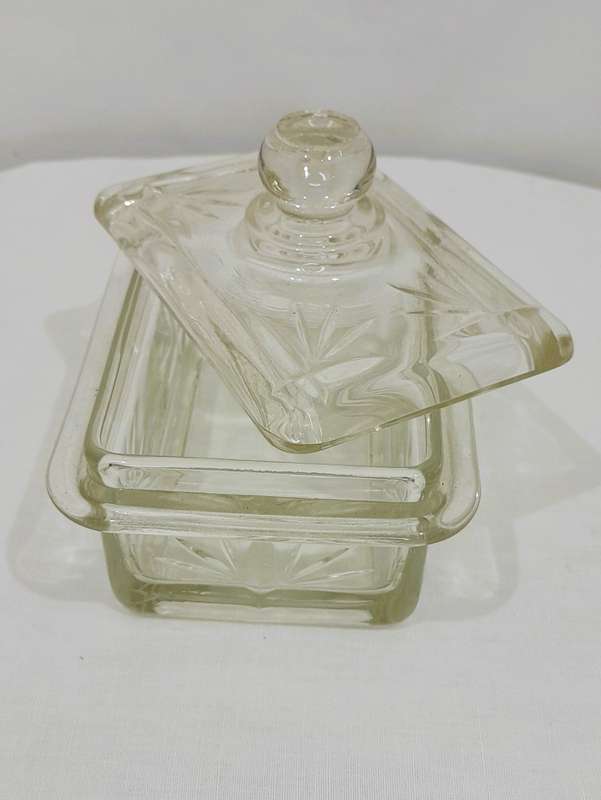 Vintage glass trinket bowl/butter dish with lid