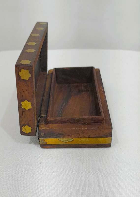 Vintage wooden trinket box