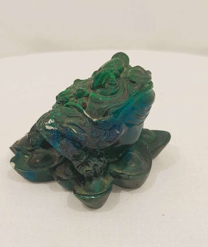 Lucky money frog