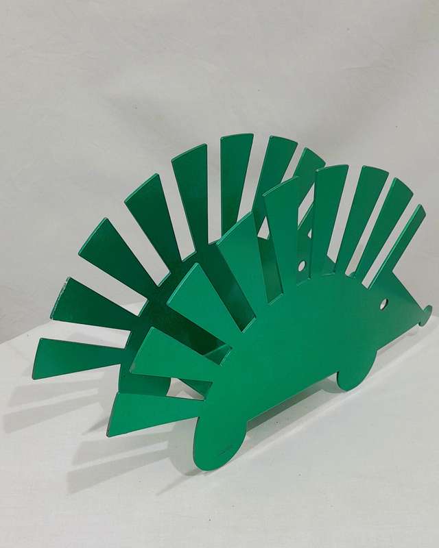 Metal hedgehog display