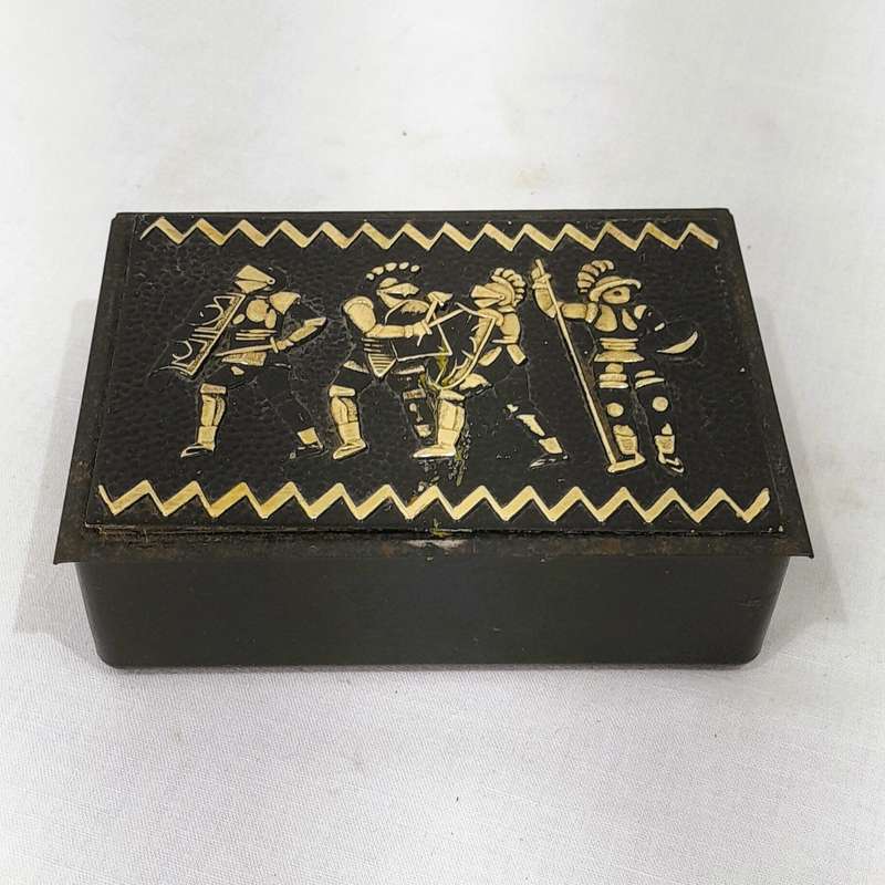 Vintage 60's Japanese cigarette box with golden Roman gladiators