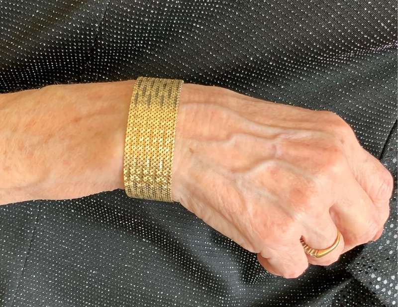 Exquisite Vintage 14K Gold Mesh Bracelet - one-of-a-kind statement piece.
