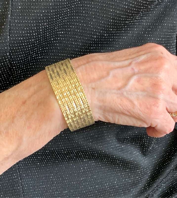 Exquisite Vintage 14K Gold Mesh Bracelet - one-of-a-kind statement piece.