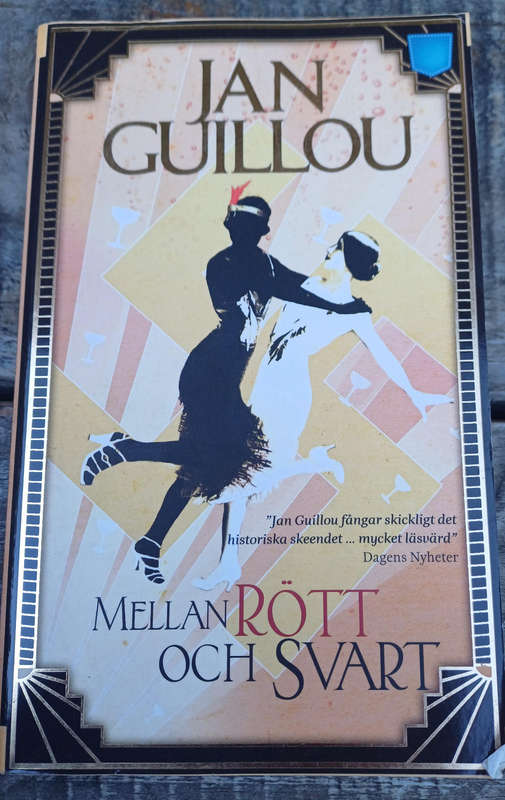 Mellan Rott Och Svart