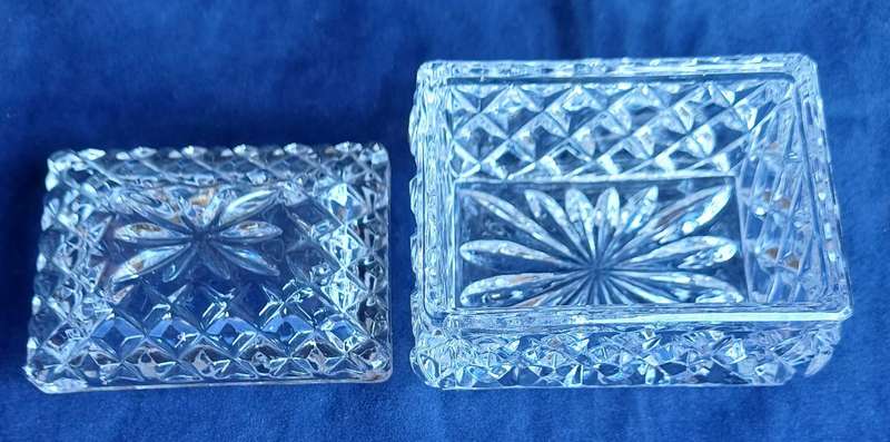 Small vintage trinket box