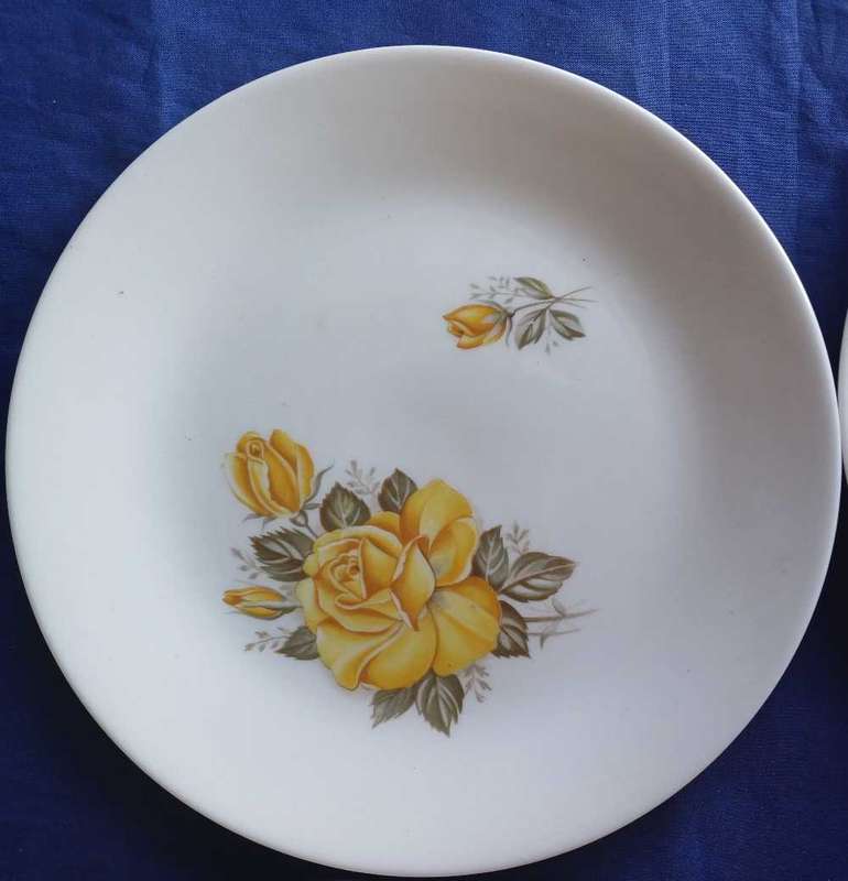 6 x Continental china side plates