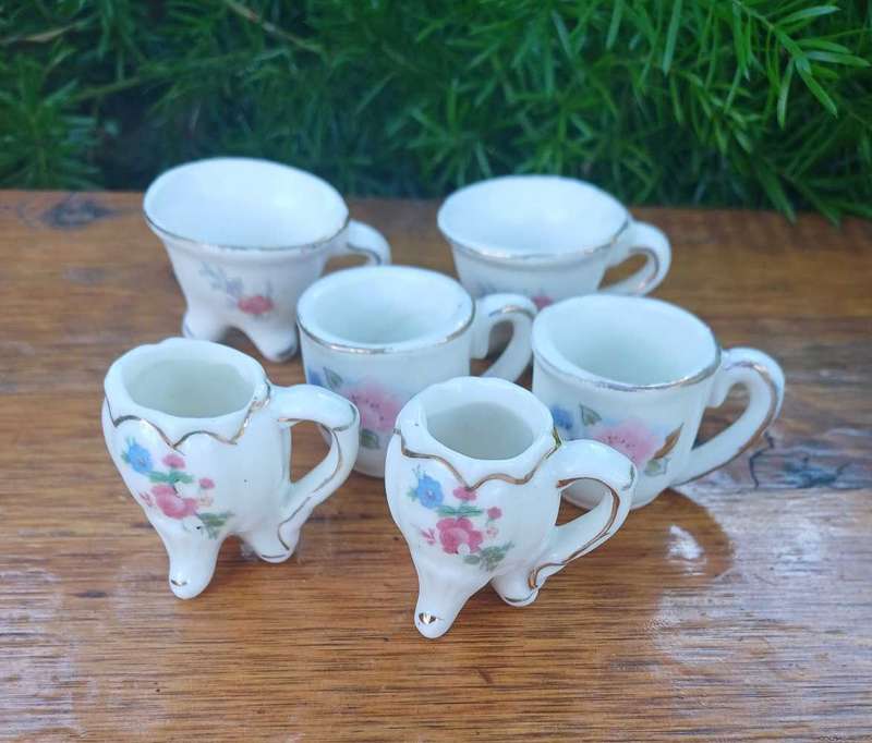 6 x Small ornaments