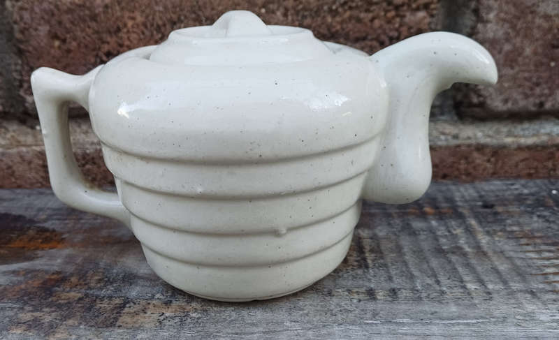 Tea pot