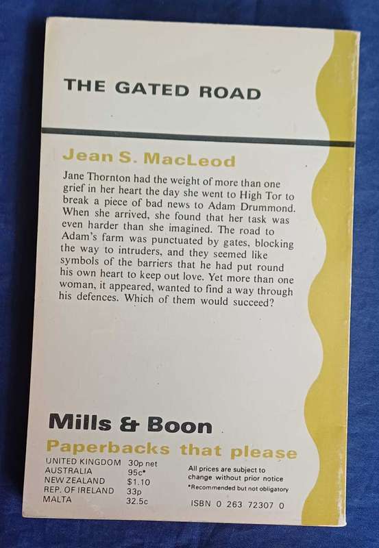The gated road by Jean S MacLeod (Mills & Boon)