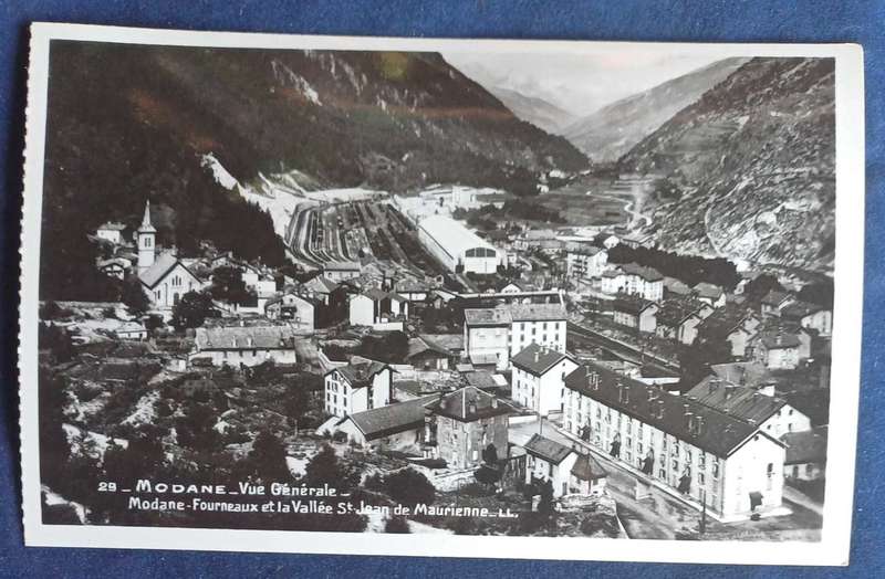 Vintage Real-Photo C.A.P. Paris postcard