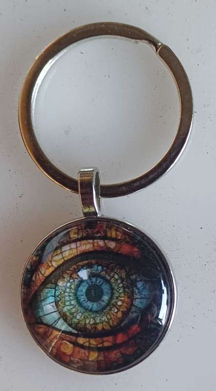 Eye keyring