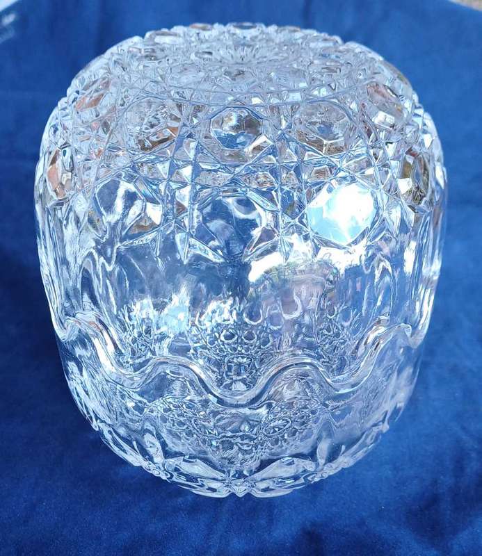 Vintage glass trinket bowl