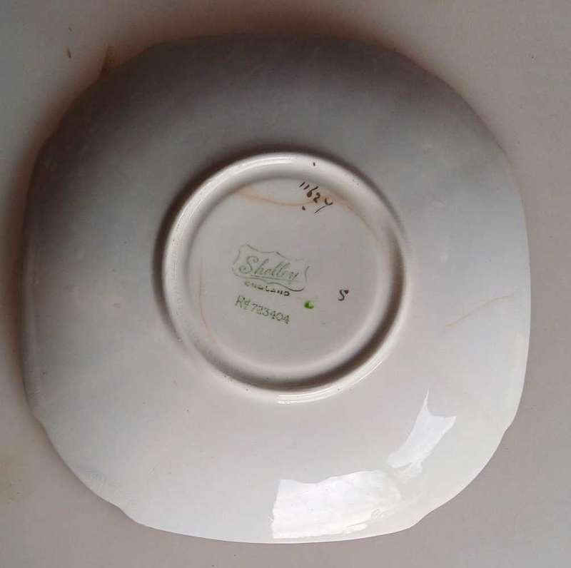 2 x Small Shelley plate/saucers