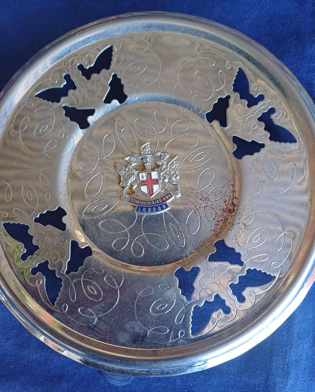 Vintage Domine dirige nos trivet