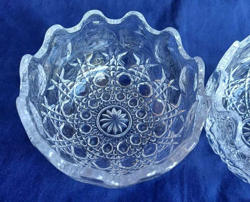Vintage glass trinket bowl