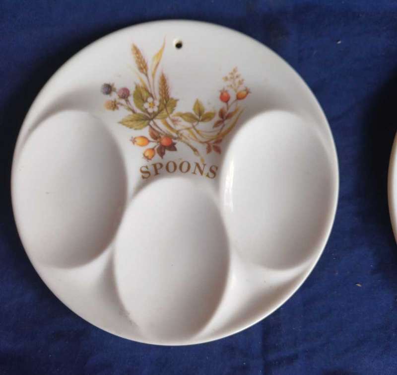 Lot of teabag, spoon holder and small plate