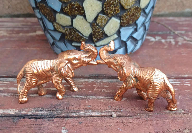 2 x Small elephants